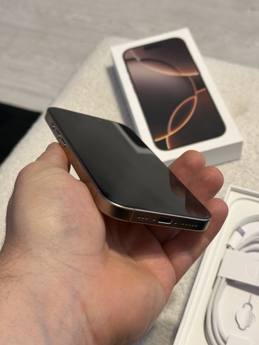 Iphone  16 pro tylko 313 cykli