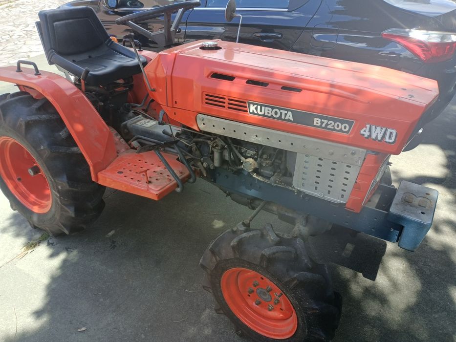 Kubota  245 , e ou, Kubota B 7200 DT matrícula e documentos