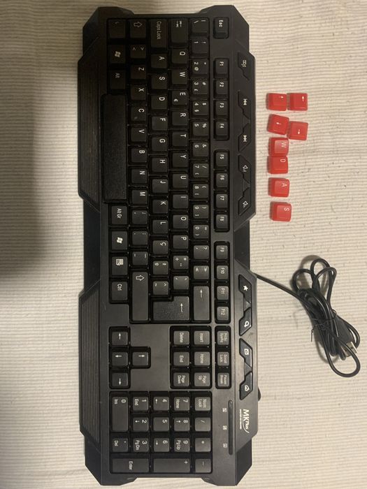 Gaming keyboard with colored letters64550306785923120