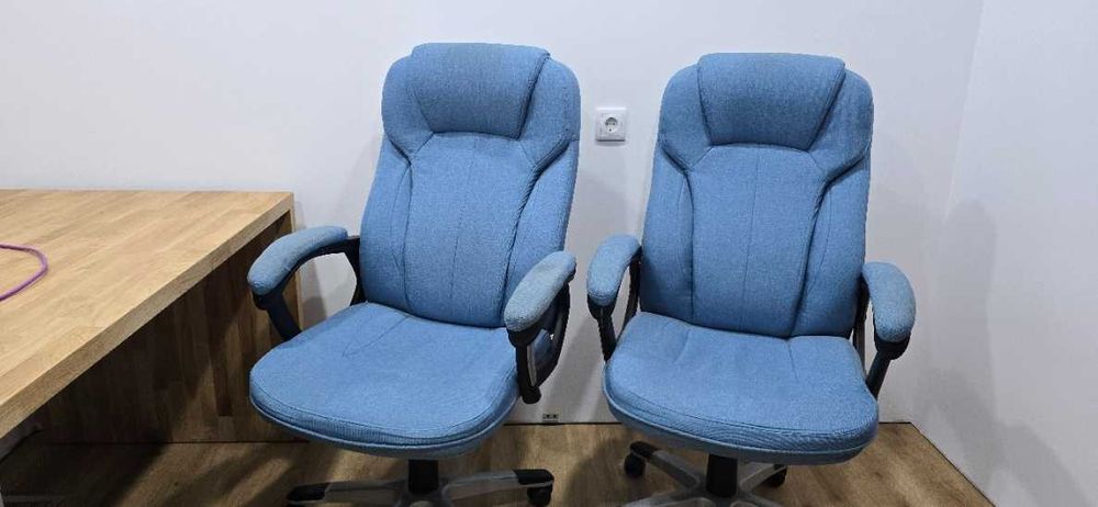 Duas Cadeiras de Escritório Executiva VINSETTO Azul