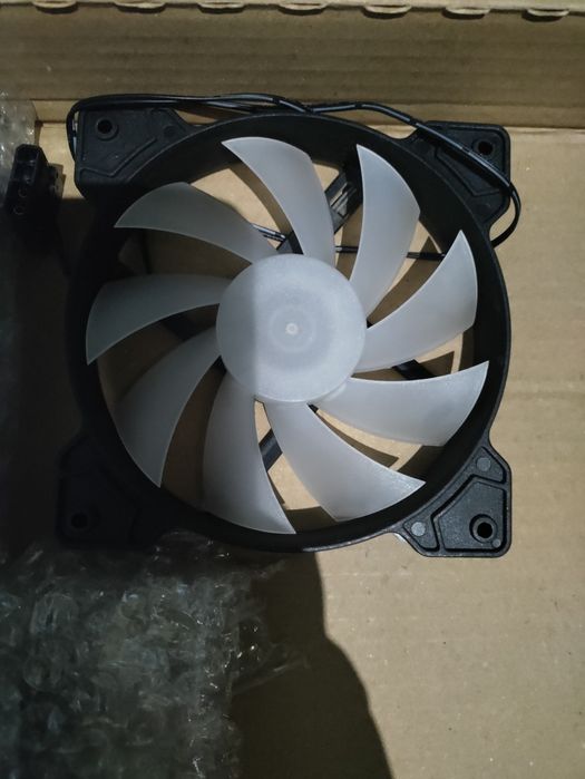 Продам корпусные кулера с Rgb подсветкой. Molex
