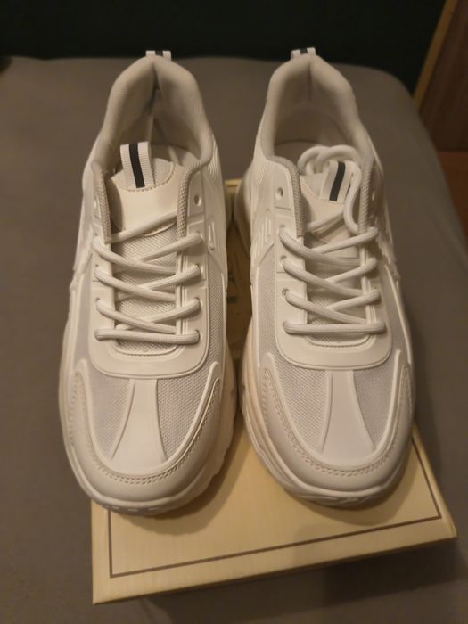 Białe sneakersy rozm 38