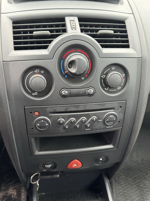 Рено Меган  2007 рік 1.6 бензин