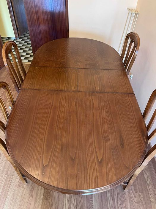 Mesa de madeira extensível