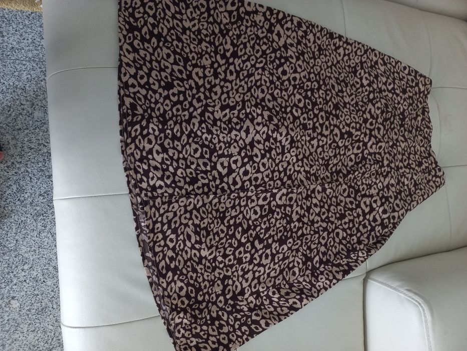 Saia comprida ,tecido que  não  amarrora. ( Sx) 34.