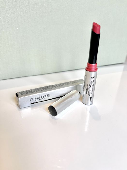 Batom rosa Oriflame Power Shine Satin
