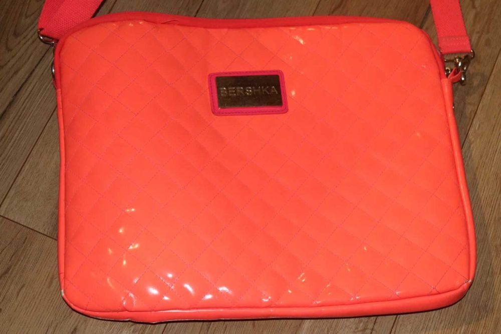 Bershka torba na laptopa 15 cali