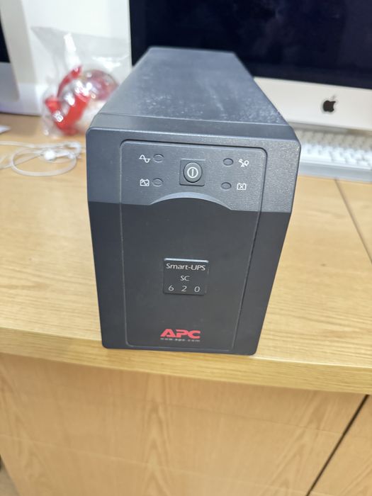 Damaged APC Smart-UPS 62064283892196993120