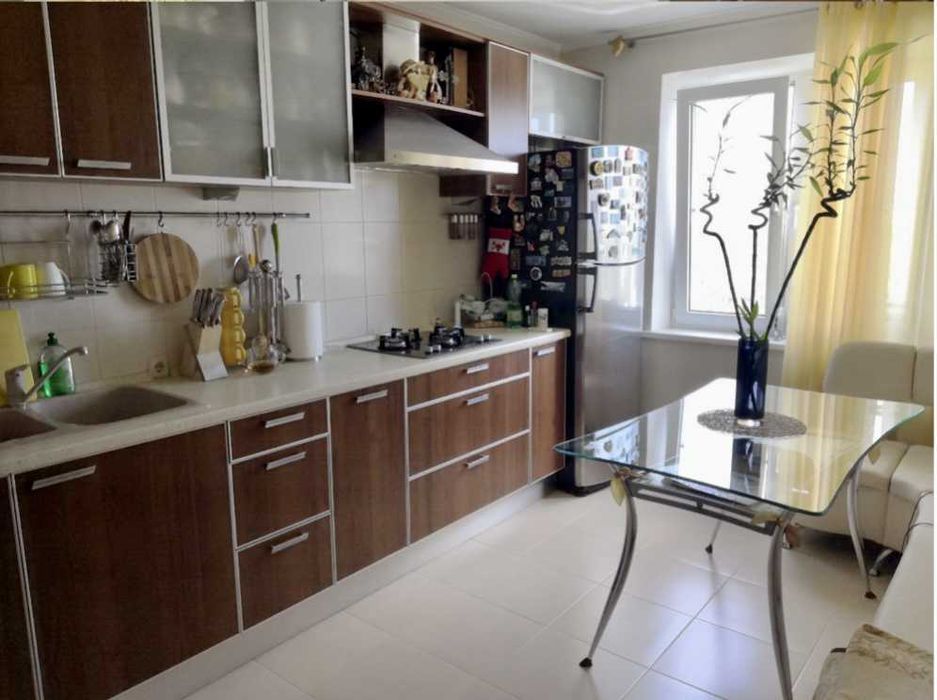 Генерала Петрова. 2 комн. 68 м. Под все программы согласны !