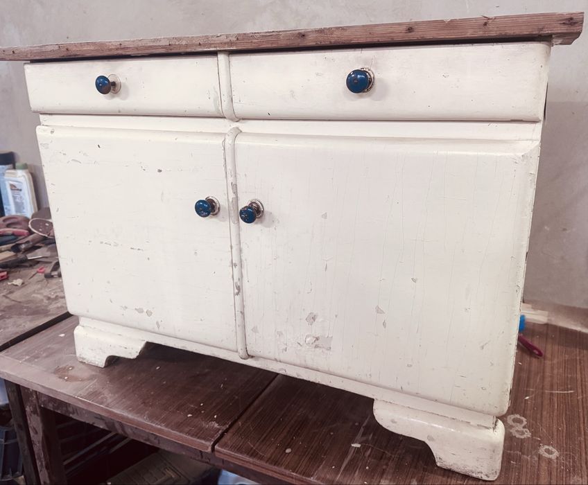 Stara drewniana komoda  do renowacji