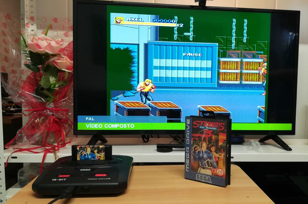 Kit para Mega Drive 2: Cabo AV + Fonte Alimentação - Novo e Lacrado