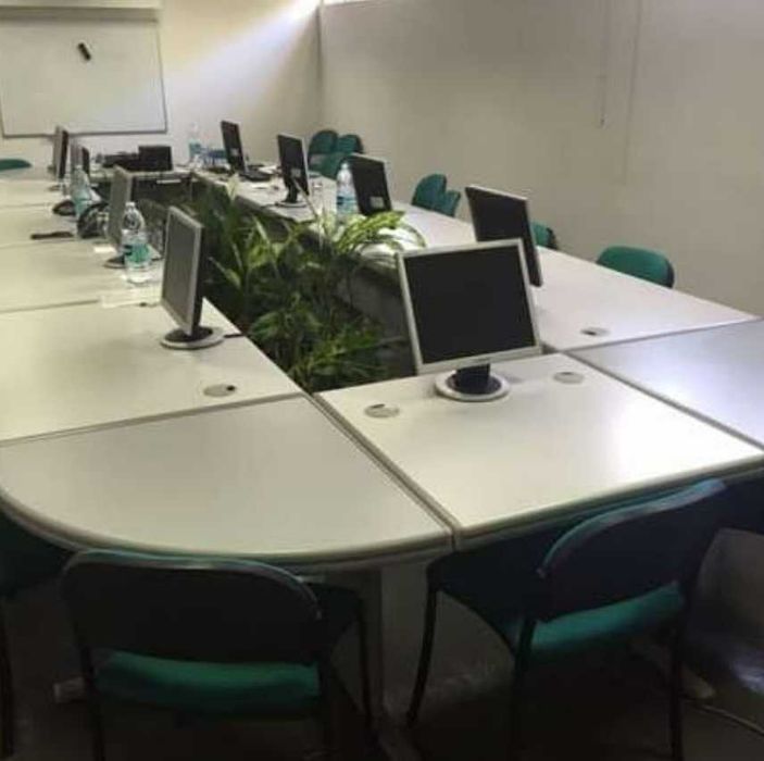 Mesas para Sala de Formação | Conjunto 12 | 500€ | Porto