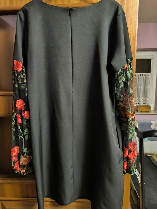 Śliczna elegancka sukienka La Blanche, ozdobne rękawy, XL