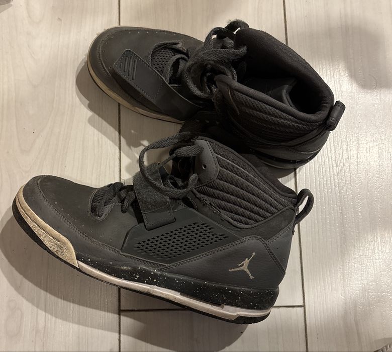Tenis Jordan tamnho 38,5