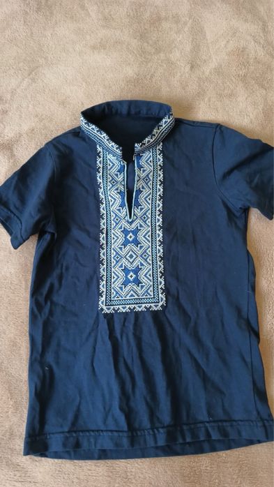 Дві вишиванки синя та червона , трикотажні