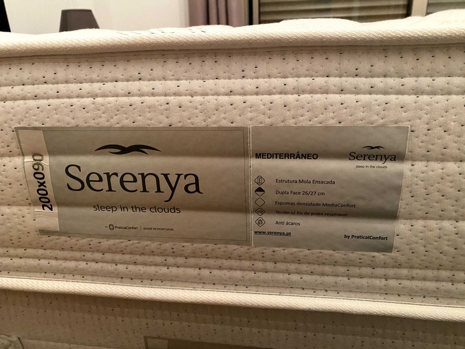 Cama individual Malm tipo Ikea com estrado e colchão de molas