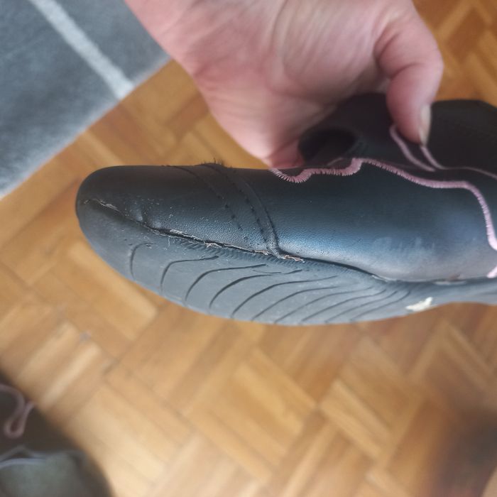 Buty sportowe firmy Puma, rozmiar 37
