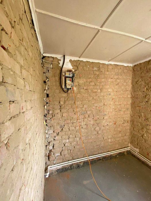 Будинок недалеко від Міста,6 соток Землі