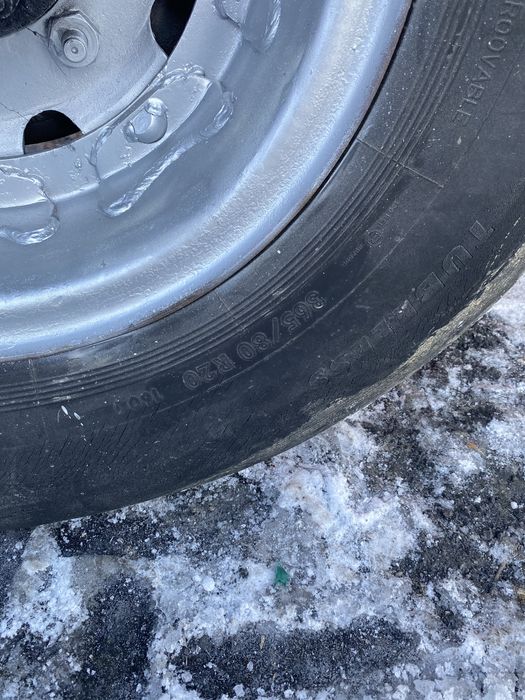 Przyczepa jednoosiowa na 3-strony wywrot