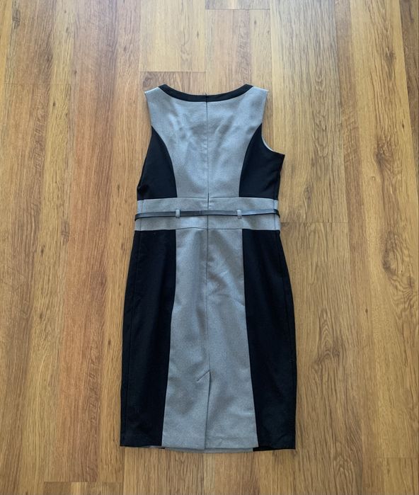Elegancka sukienka z paskiem