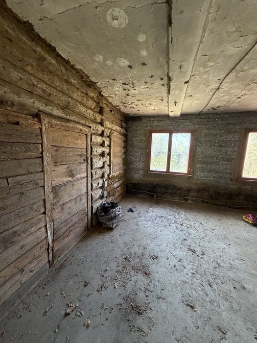 Продам будинок   + 20 соток землі при будинку