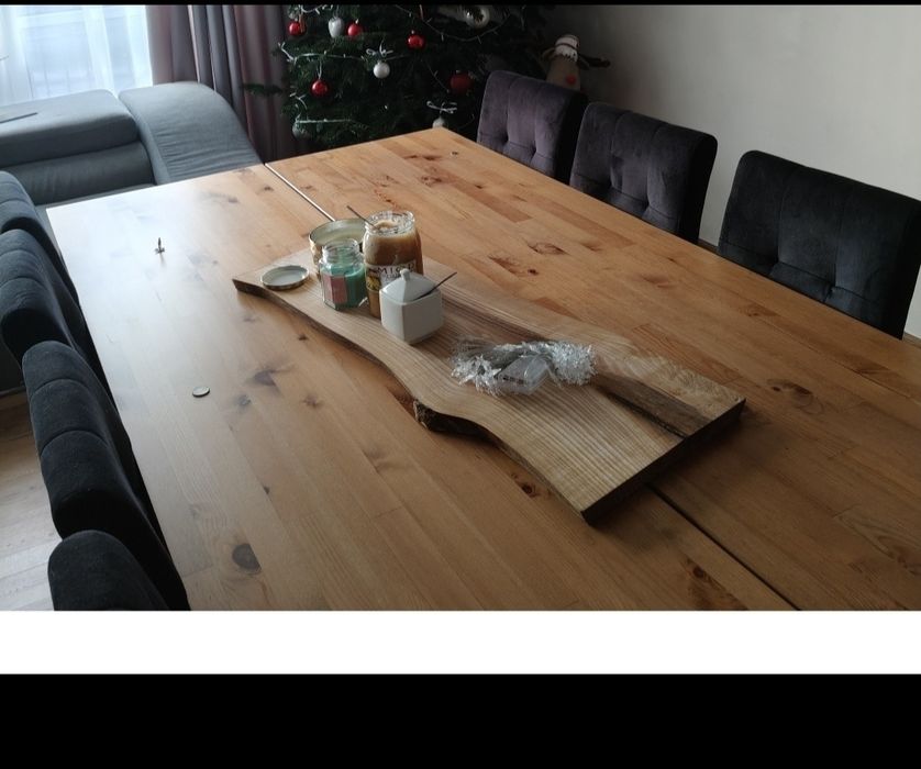Stół drewniany i 8 krzeseł