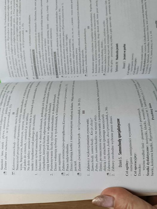 Kolorowy start- czterolatek- 2 przewodniki metodyczne+1 płyta+ gratisy