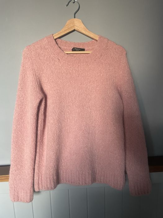 Джемпер Weekend MaxMara p.M-L, в составе шерсть 39%, мохер 40%.