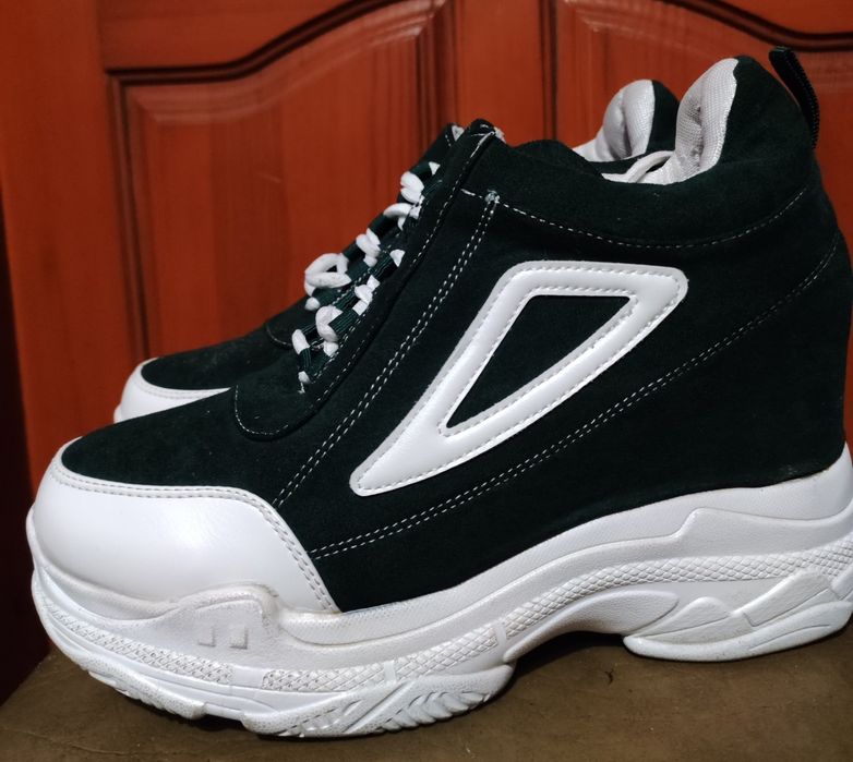 Кросівки, розмір 38