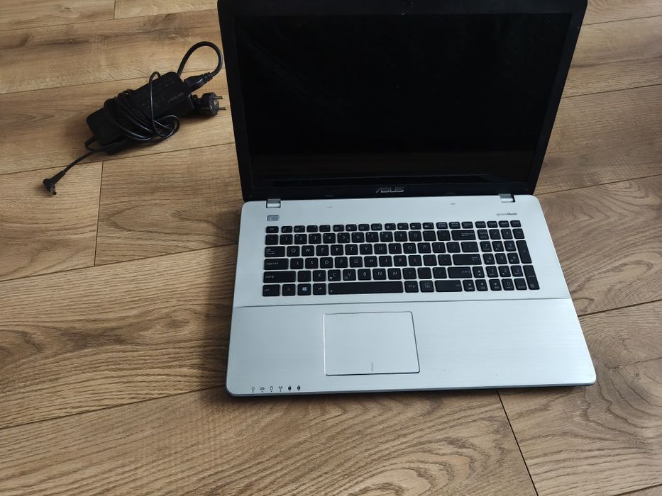 Laptop Asus X750j-TY006H