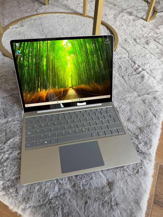 Microsoft Surface Laptop GO i5-1035G1 16/256 GB 12,4” WIN11