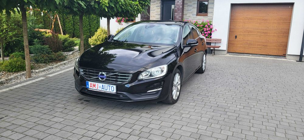 Volvo S60 II 2.0 S 60 D 2015r Wirtualne Zegary Nawigacja
