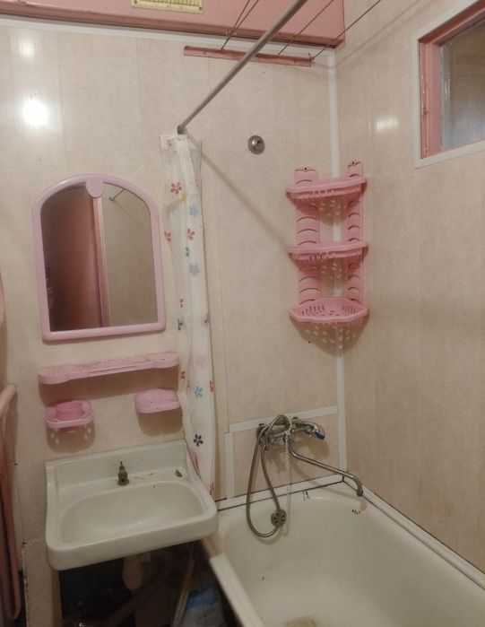 Продаж кімнати в 2 х кімнатної квартири