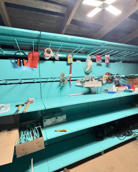 Торгівельне обладнання. Стелажі, каси, холодильники. Палетні стелажі