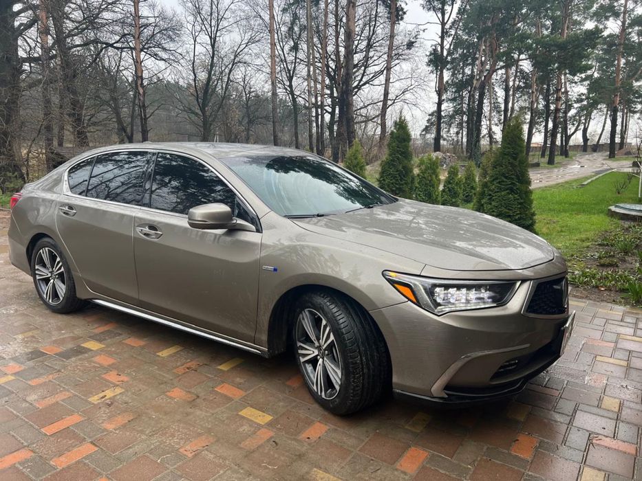 Acura RLX (2019)