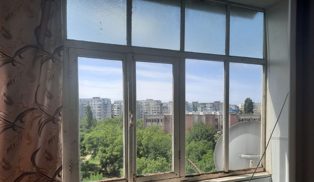 Двокімнатна квартира з автономним опаленням у Таврійському мікрорайоні