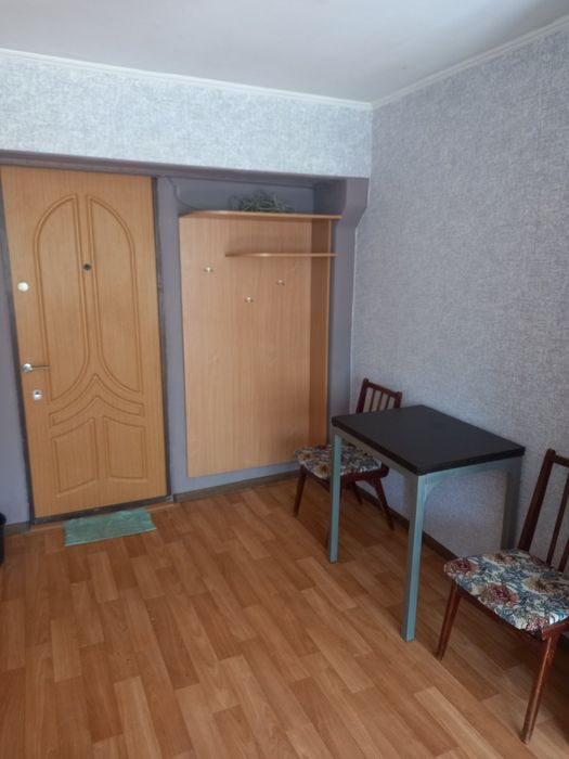 Пропонується в оренду кімната в гуртожитку.