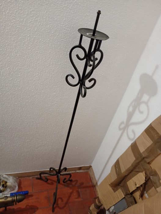 Suporte de Pé Alto de Candeeiro