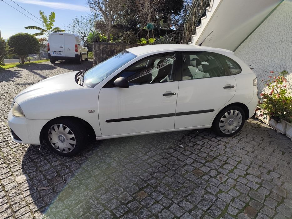 Ibiza com arranjo a fazer