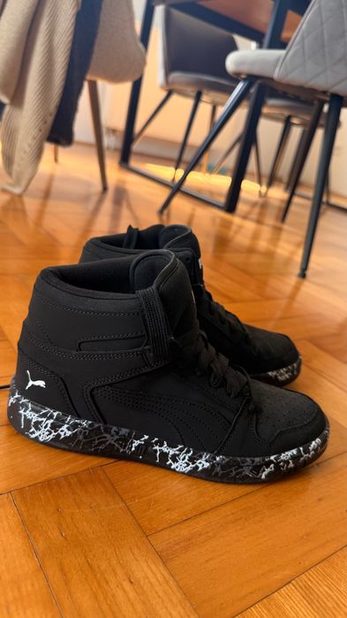 Продам осінні кросівки Puma Men's Rebound Layup Sneaker Black Black White