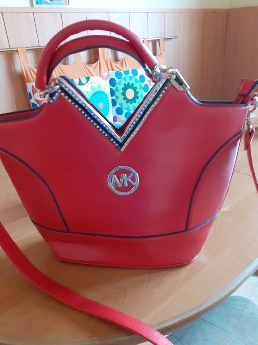 Sprzedam czerwoną damską TOREBKĘ