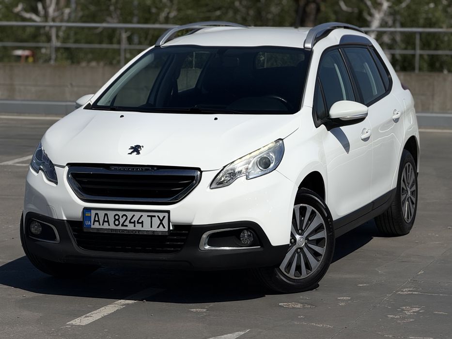 Peugeot 2008 2015рік 1.6 дизель АКПП