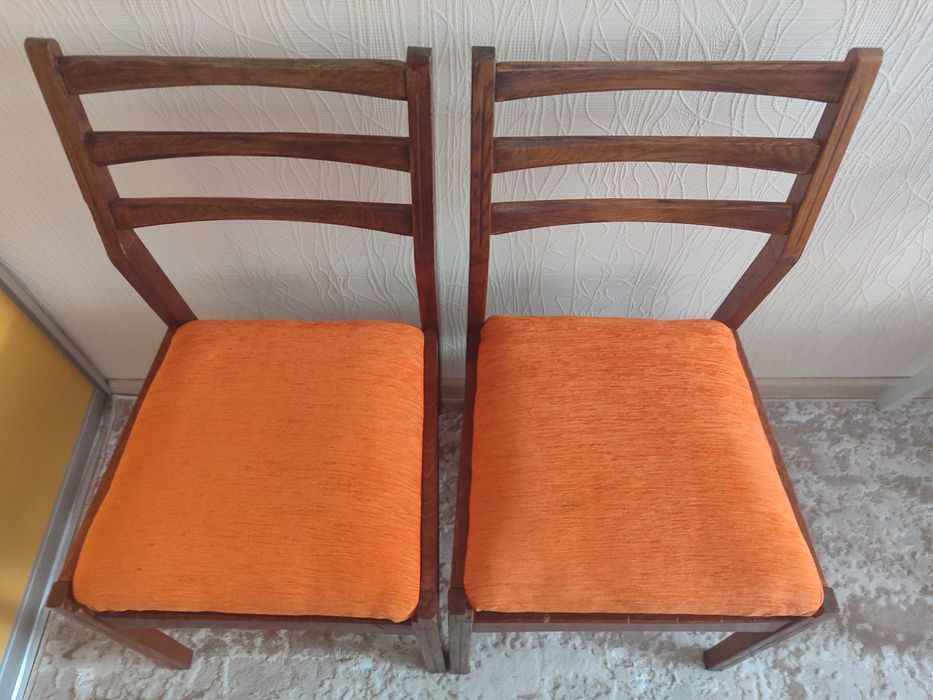 Продам стільці та тумбочку (етажерку)