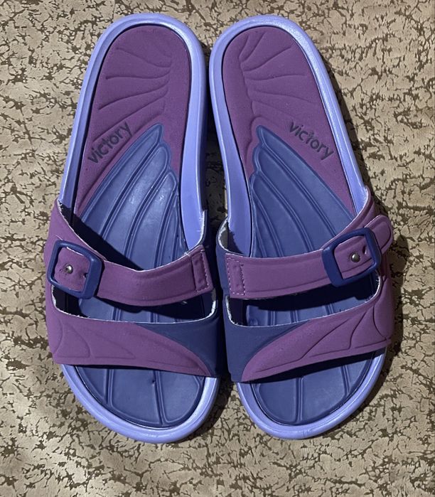 Продам пляжні тапки жіночі Grendene. Розмір 39.