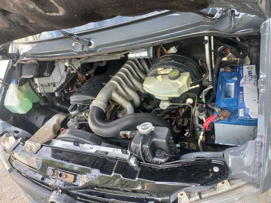 Мерседес Спрінтер середня база 2,7 рік 2004