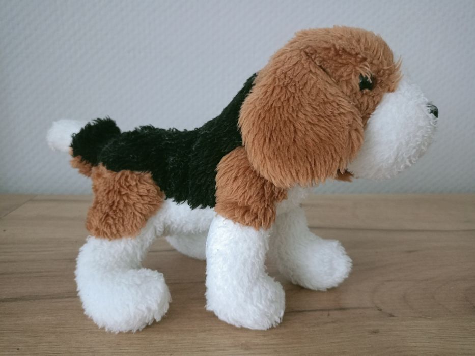 Maskotka pluszak Beagle z kolekcji " Świat Psiaków" nr 7