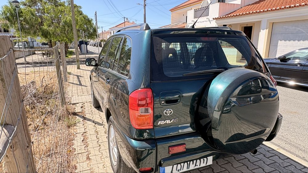 Toyota RAV4 2.0 poucos kms