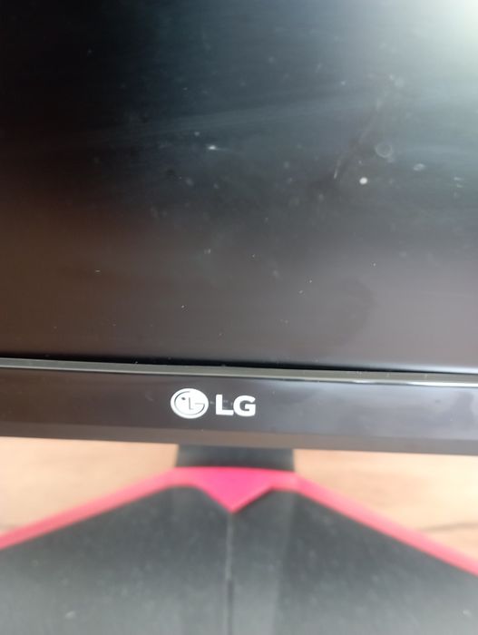 Vendo TV LG avariada sem nada partido