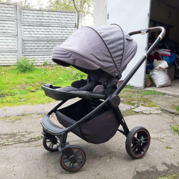 Дитяча каляска Carrello