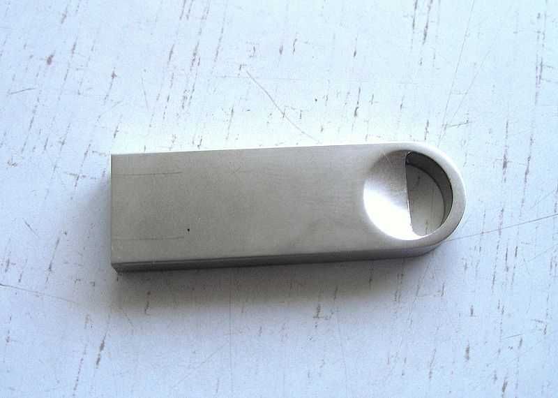 флешка USB на 2 ТБ (2000 ГБ)